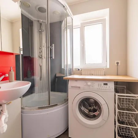 Sunny Between Airport And With 3 Bedrooms Apartment Riga