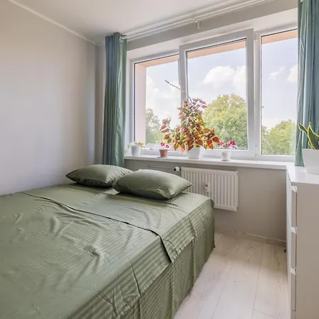 Apartment Sunny Between Airport And With 3 Bedrooms *