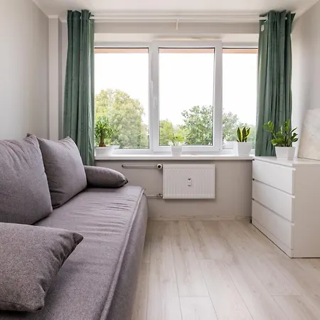 Sunny Between Airport And With 3 Bedrooms Апартаменты *