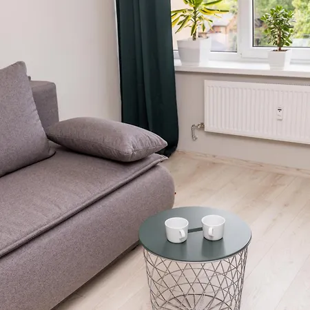 Sunny Between Airport And With 3 Bedrooms Апартаменты *