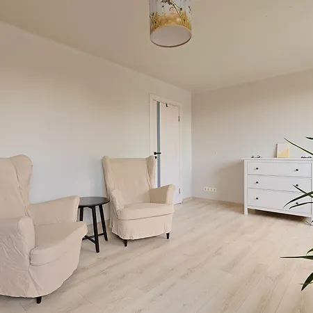 דירה Sunny Between Airport And With 3 Bedrooms *