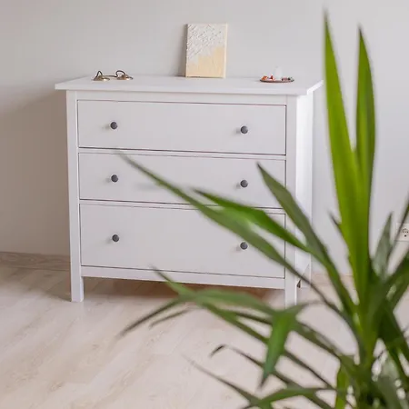 Sunny Between Airport And With 3 Bedrooms דירה