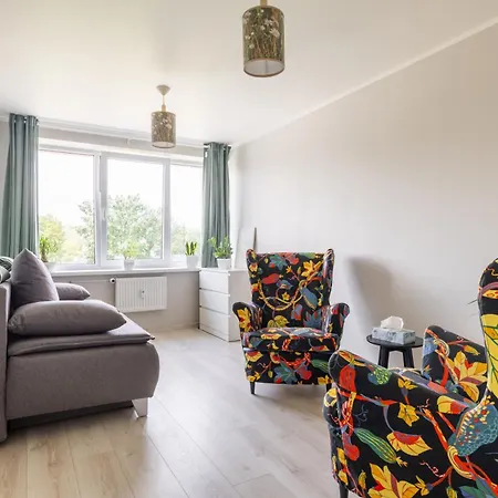 Sunny Between Airport And With 3 Bedrooms דירה *