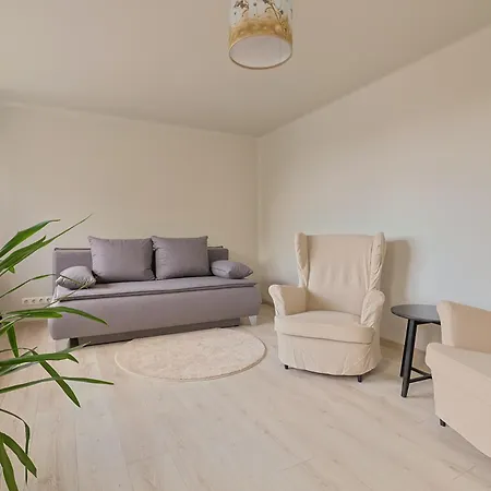דירה Sunny Between Airport And With 3 Bedrooms *