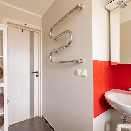 Sunny Between Airport And With 3 Bedrooms * ריגה